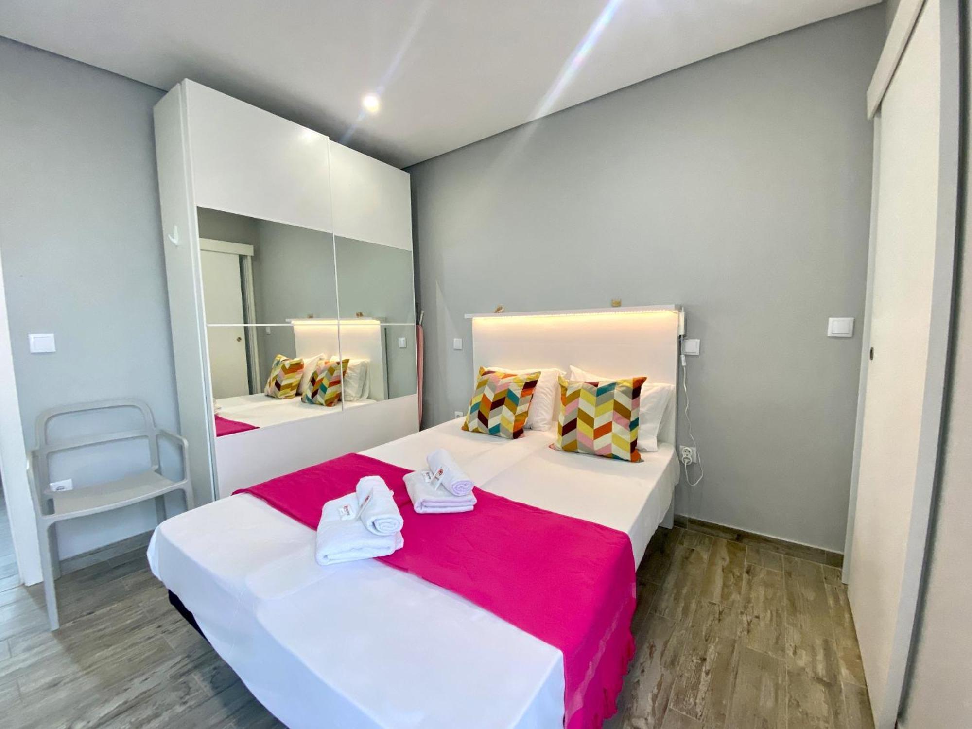 Quarteira Stylish 2 By Homing Apartment Bagian luar foto