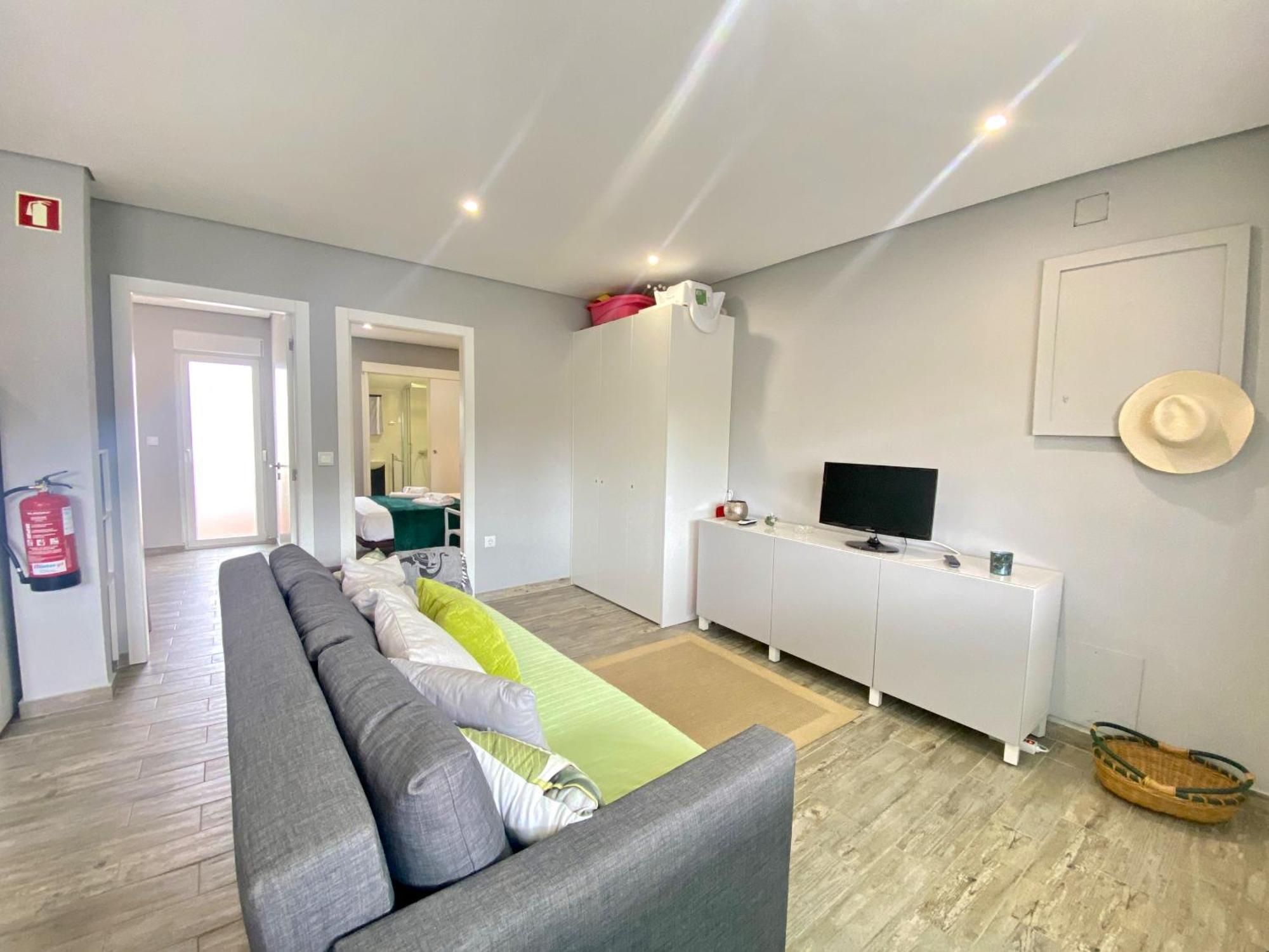 Quarteira Stylish 2 By Homing Apartment Bagian luar foto